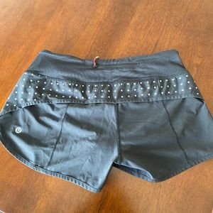 Lululemon Black Speed Up Short 2.5” (Size 4)